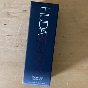 Cashew 140G HUDA BEAUTY FauxFilter Luminous Matte Foundation